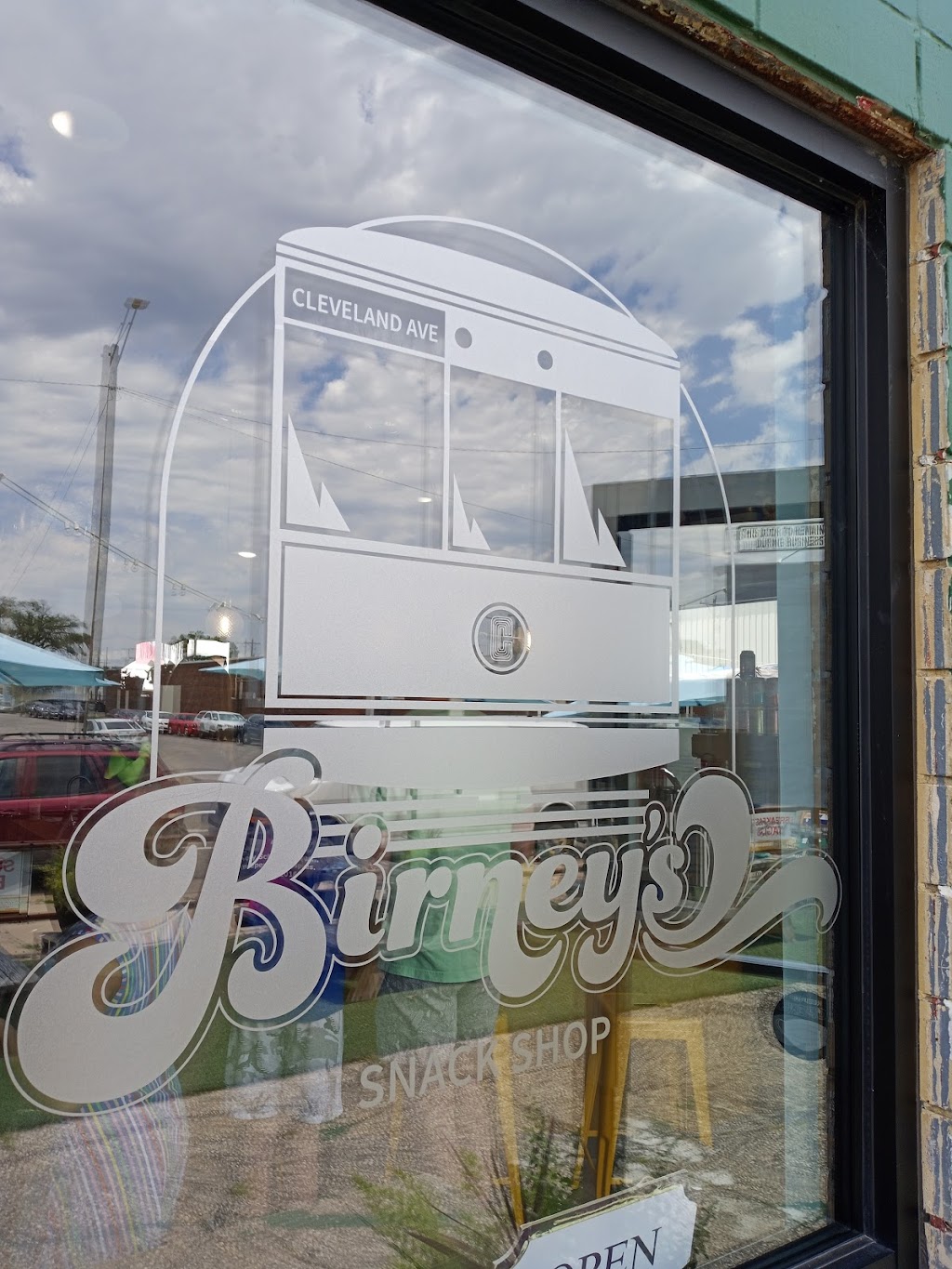 Birneys Snack Shop | restaurant | 156 N Cleveland, Wichita, KS 67214, USA | 3162954520 OR +1 316-295-4520