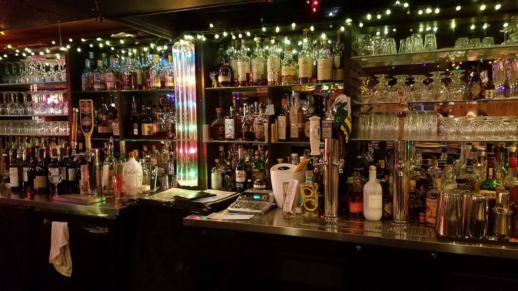 Greenbush Bar | restaurant | 914 Regent St, Madison, WI 53715, USA | 6082572874 OR +1 608-257-2874