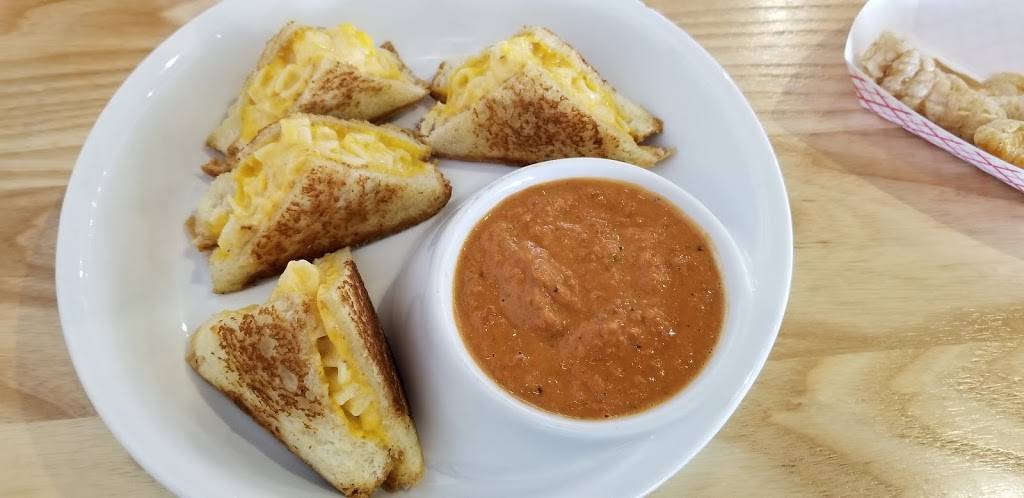 Comfort. A Southern Bistro | restaurant | 2777 University Blvd W #32, Jacksonville, FL 32217, USA | 9046837182 OR +1 904-683-7182