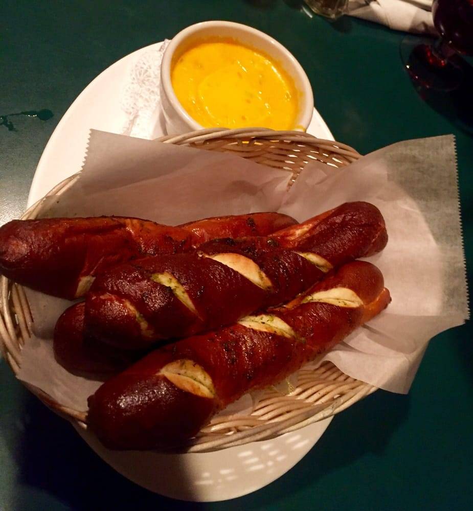 Murphys Tavern | restaurant | 6 Stone St, New York, NY 10004, USA | 2124251700 OR +1 212-425-1700