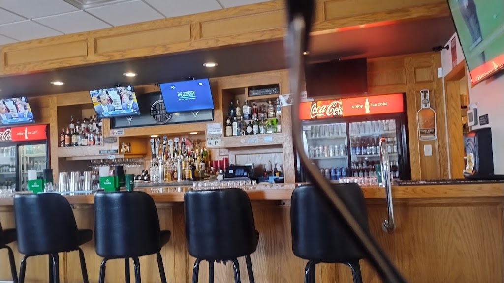 The Backfield Bar & Grill | restaurant | 2117 Antique City Dr, Walnut, IA 51577, USA | 7127842700 OR +1 712-784-2700