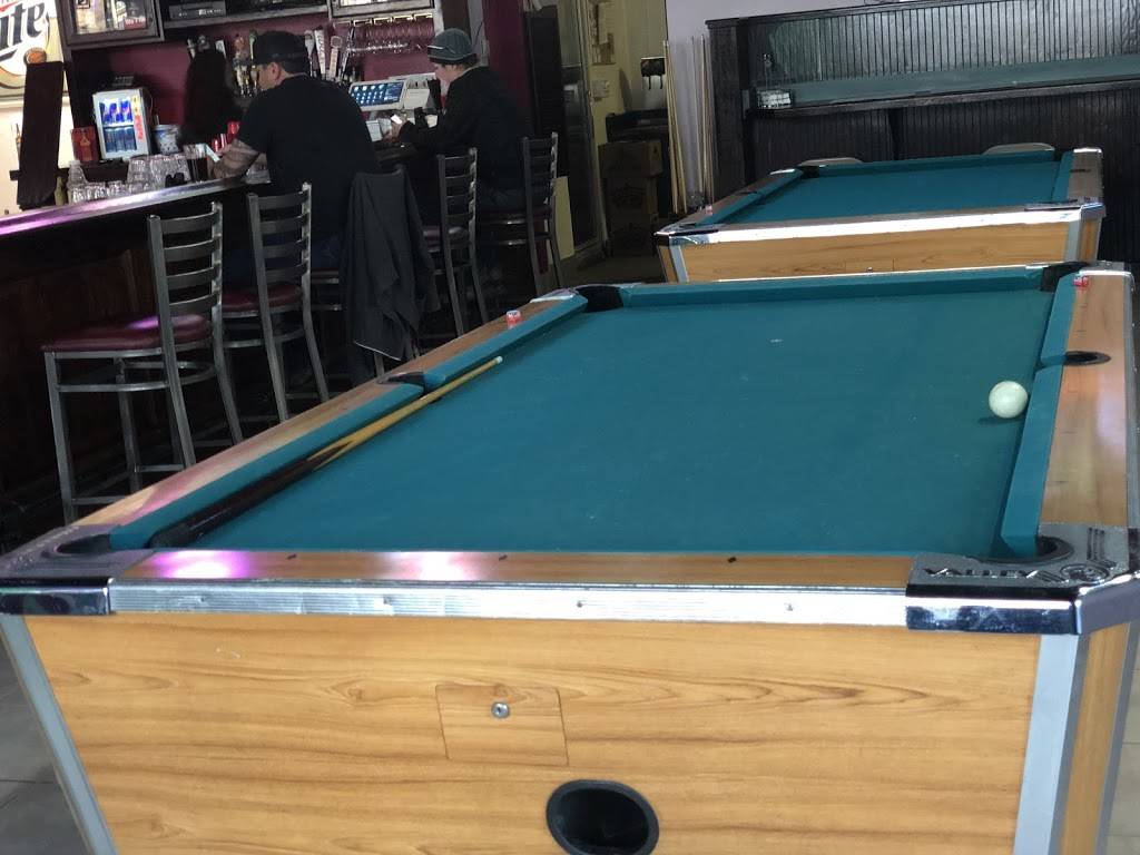 Harrys sports bar & grill | restaurant | 303 Iron Point Rd, Folsom, CA 95630, USA | 9163575567 OR +1 916-357-5567