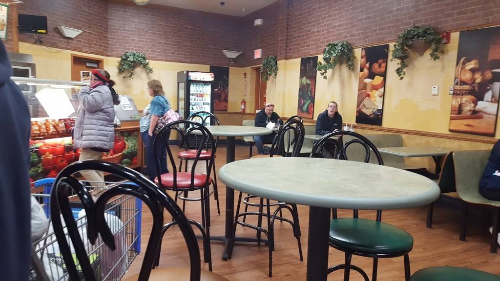 Subway | meal takeaway | 11601 E, US 40 Hwy, Kansas City, MO 64133, USA | 8163567827 OR +1 816-356-7827