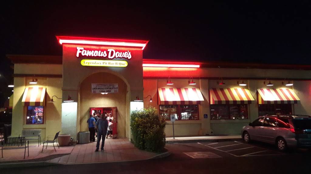 Famous Daves Bar-B-Que | restaurant | 3007 E Speedway Blvd, Tucson, AZ 85716, USA | 5208881512 OR +1 520-888-1512