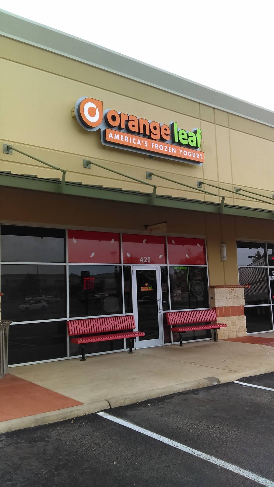 Orange Leaf Frozen Yogurt | restaurant | 1667 W TX-46 Ste 420, New Braunfels, TX 78132, USA | 8306299376 OR +1 830-629-9376