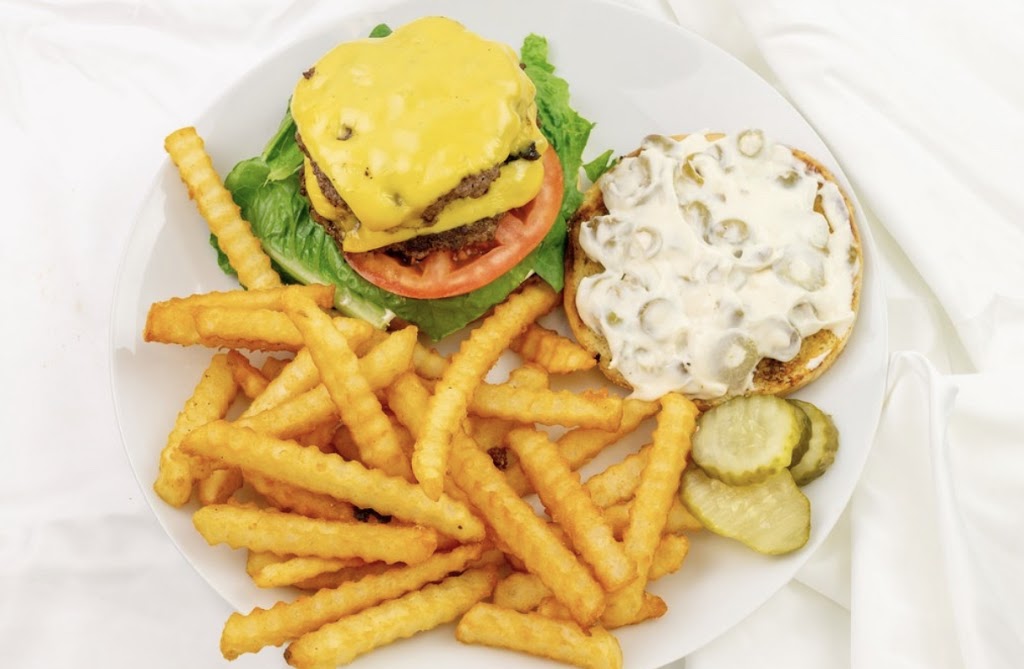 Lil Emil’s Italy | restaurant | 1982 W Grand River Rd, Okemos, MI 48864, USA | 5175990365 OR +1 517-599-0365