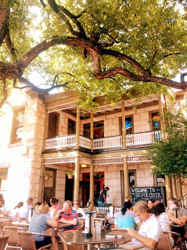 Silver Creek Beer Garden & Grille | restaurant | 310 E Main St, Fredericksburg, TX 78624, USA | 8309904949 OR +1 830-990-4949
