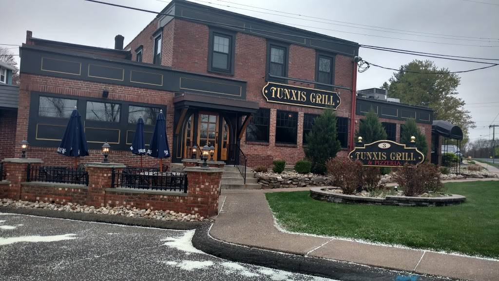 Tunxis Grill & Pizzeria | restaurant | 3 Tunxis St, Windsor, CT 06095, USA | 8606886429 OR +1 860-688-6429