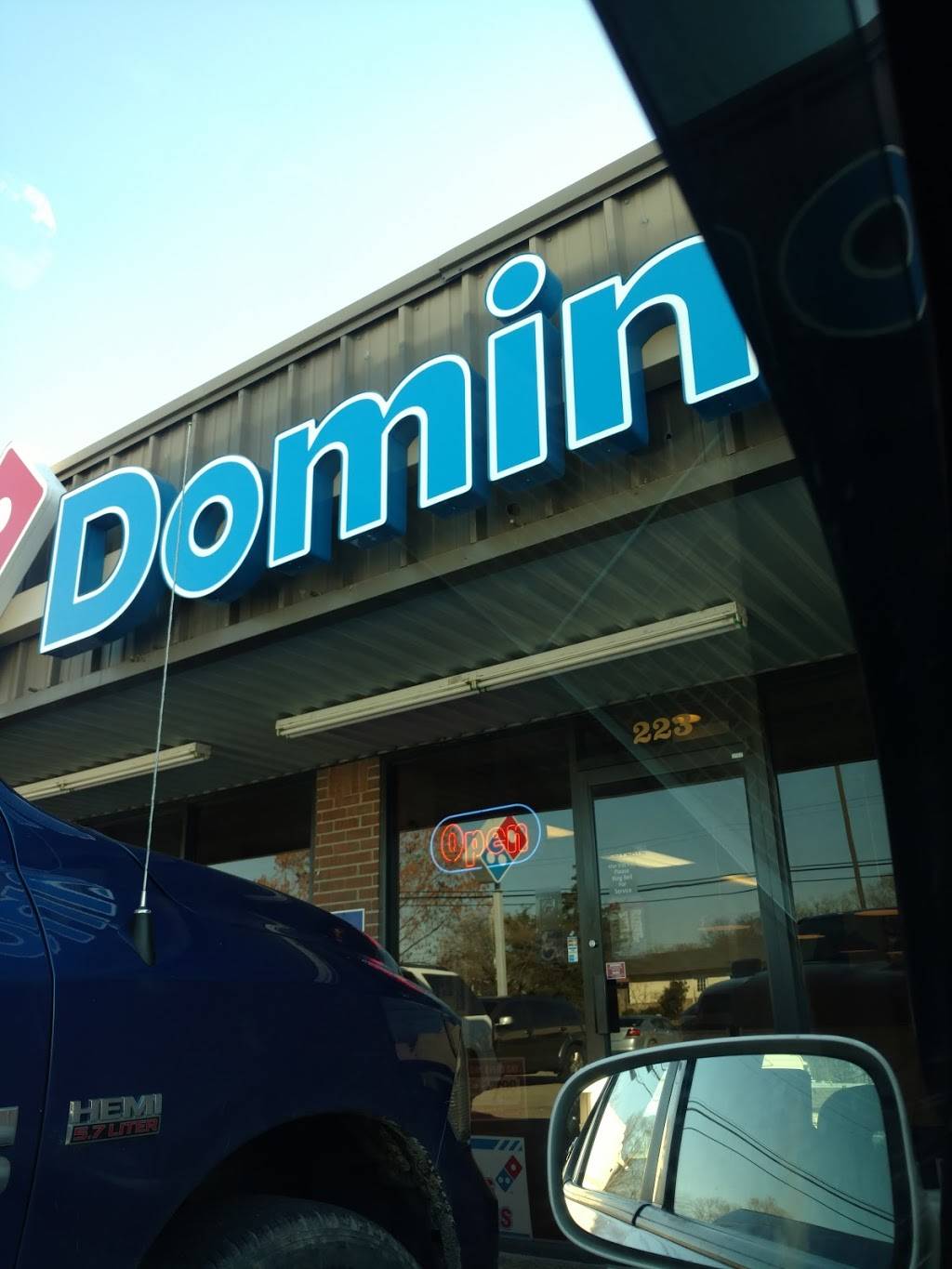 Dominos Pizza | meal delivery | 225 E Gaines St, Lawrenceburg, TN 38464, USA | 9317629800 OR +1 931-762-9800