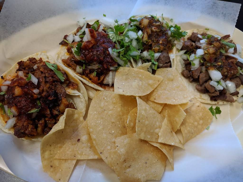 Taqueria El Tapatio Mexican Grill | restaurant | 2501 W Victory Blvd, Burbank, CA 91505, USA | 8188455561 OR +1 818-845-5561