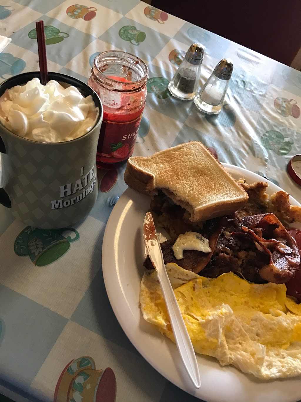 Plaza 21 Coffee Shop | restaurant | 1429 McCarter Hwy, Newark, NJ 07104, USA | 9737321411 OR +1 973-732-1411