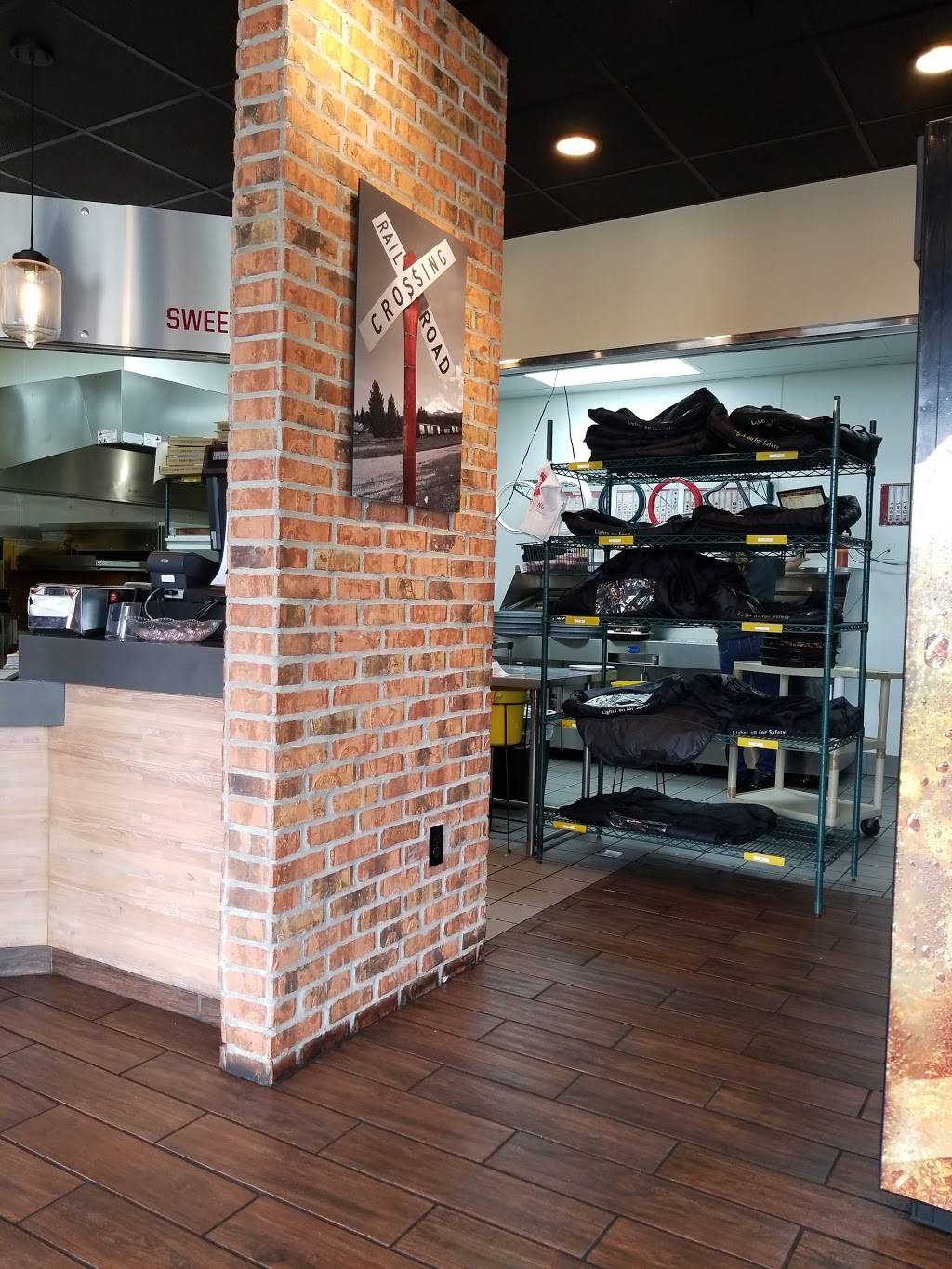 Pizza Hut | meal takeaway | 13870 SW 8th St, Miami, FL 33184, USA | 3055511441 OR +1 305-551-1441