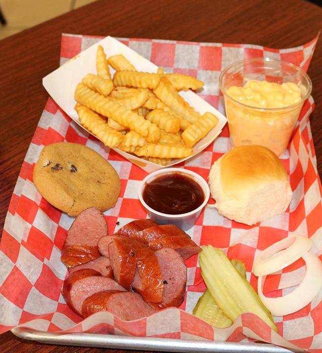 Barbecue Pit | restaurant | 311 E Clairemont Ave, Eau Claire, WI 54701, USA | 7155141642 OR +1 715-514-1642