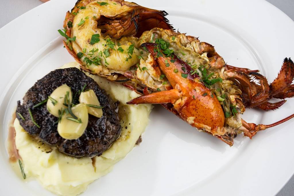 Maple & Ash | night club | 8 W Maple St, Chicago, IL 60610, USA | 3129448888 OR +1 312-944-8888