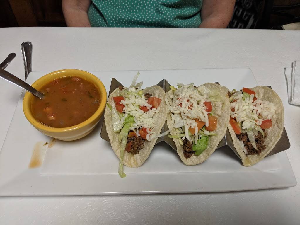 La Hacienda | restaurant | 5 Carl Cannon Ranch Rd, Moriarty, NM 87035, USA | 5052613650 OR +1 505-261-3650