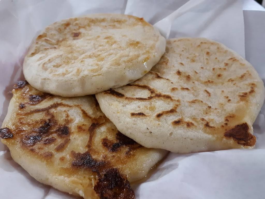 La Pupusa Loca | restaurant | 10112 Hammerly Blvd, Houston, TX 77080, USA | 7137220044 OR +1 713-722-0044