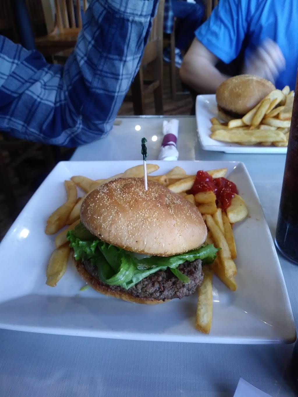 Lolas on the River | restaurant | 1504 Rainbow Dr B, Gadsden, AL 35901, USA | 2564674109 OR +1 256-467-4109