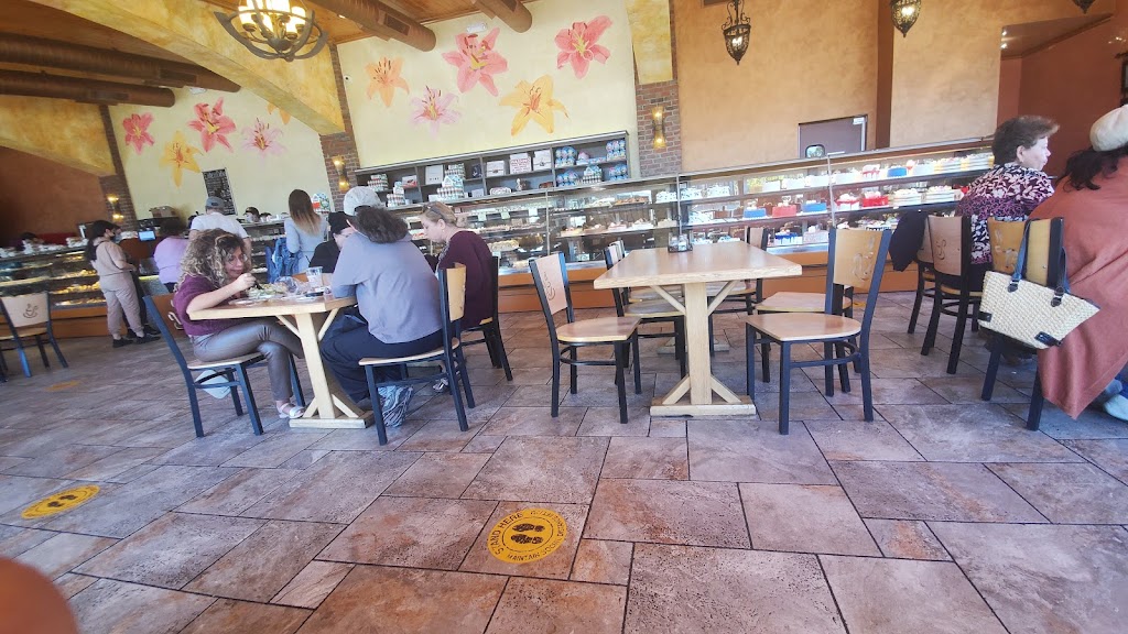 Lilit Bakery & Cafe | bakery | 12001 Victory Blvd, North Hollywood, CA 91606, USA | 8188218333 OR +1 818-821-8333