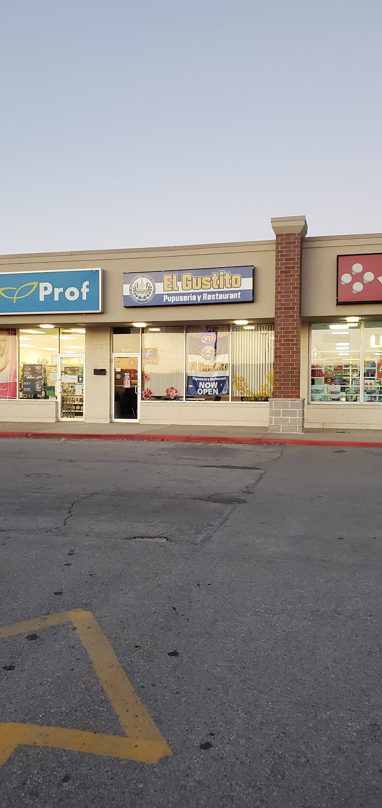 El Gustito Pupuseria y Restaurant | restaurant | 2020 8th St, Coralville, IA 52241, USA | 3194991602 OR +1 319-499-1602