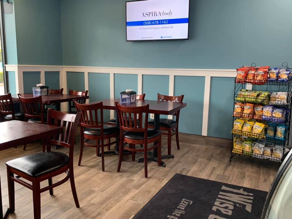 Wiseguys deli | restaurant | 289 Cowesett Ave, West Warwick, RI 02893, USA | 4016218111 OR +1 401-621-8111