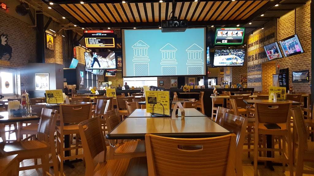 Buffalo Wild Wings | restaurant | 2065 Fruitville Pike, Lancaster, PA 17601, USA | 7175535472 OR +1 717-553-5472