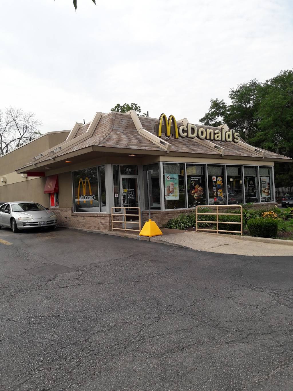 McDonalds | cafe | 1637 W 95th St, Chicago, IL 60643, USA | 7734291300 OR +1 773-429-1300