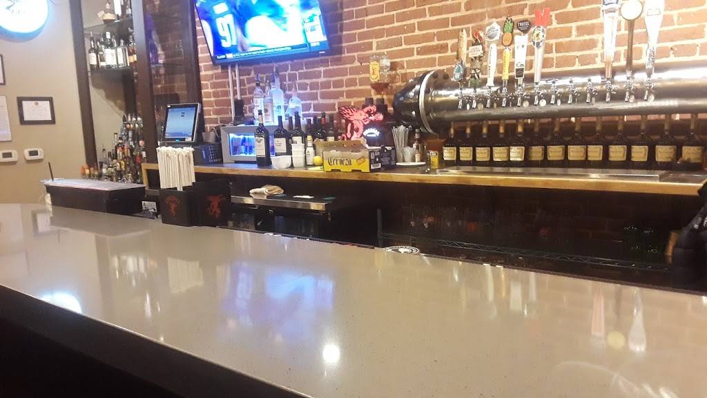 Catalinas Sports Bar & Grill | restaurant | 38 W Orange St, Lancaster, PA 17603, USA | 7179456462 OR +1 717-945-6462