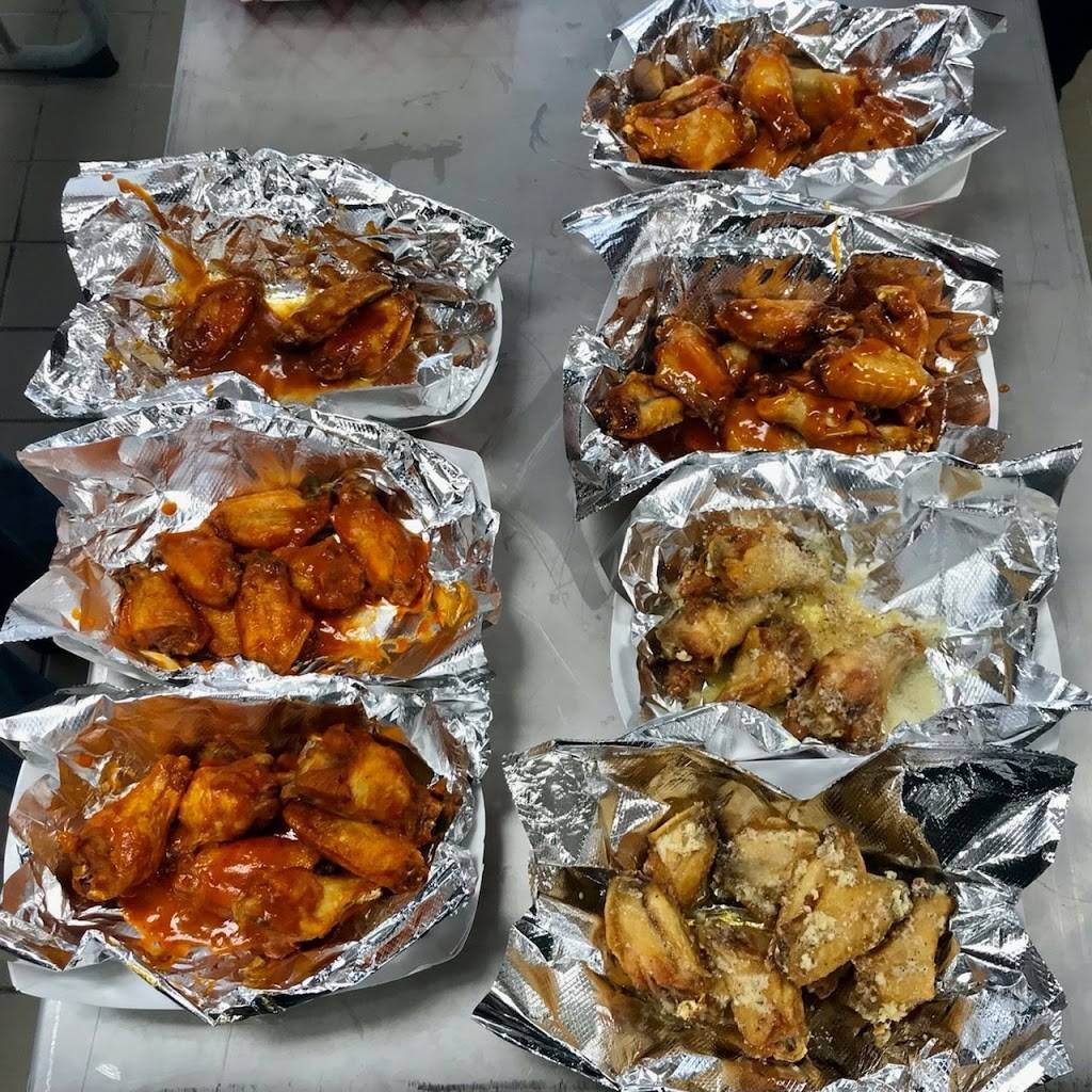 Pizza Crew | restaurant | 807 IL-16, Jerseyville, IL 62052, USA | 6186397777 OR +1 618-639-7777