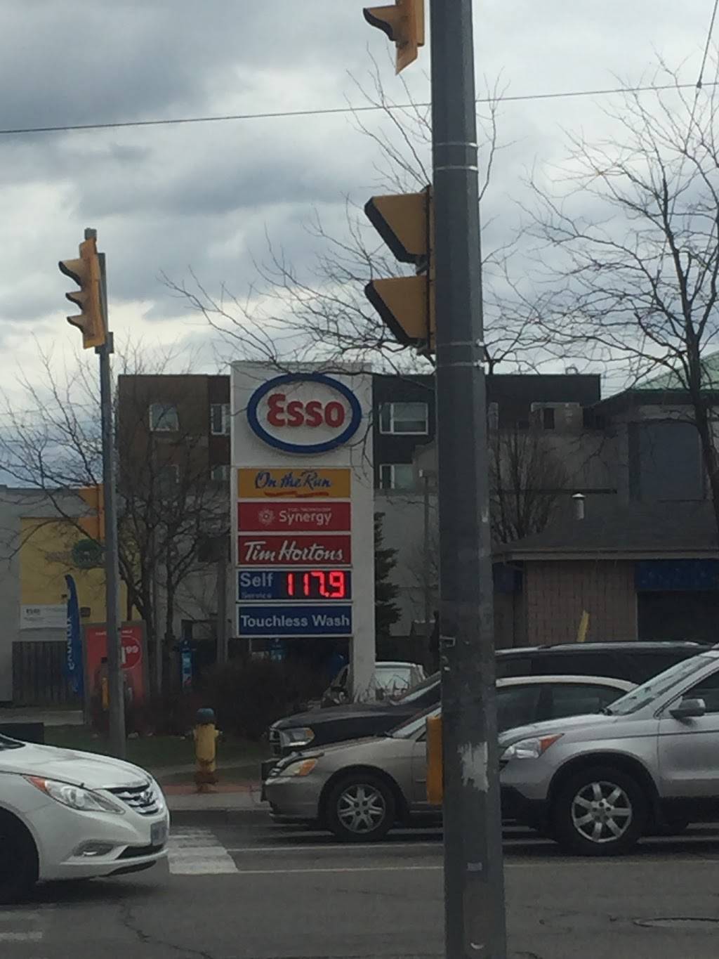 Esso | restaurant | 3075 Danforth Ave, Scarborough, ON M1L 1A8, Canada | 4166990829 OR +1 416-699-0829