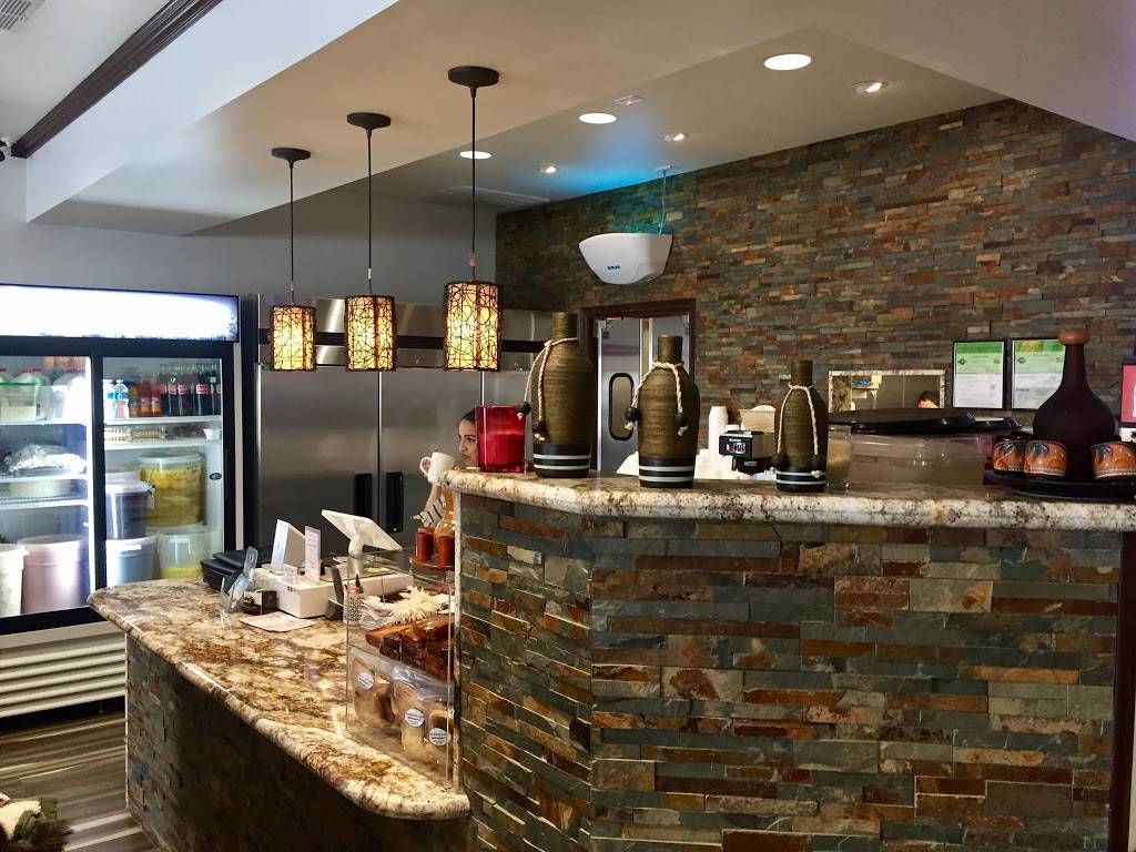 Loroko Pupuseria & Grill | restaurant | 10227 Rosecrans Ave, Bellflower, CA 90706, USA | 5624611260 OR +1 562-461-1260