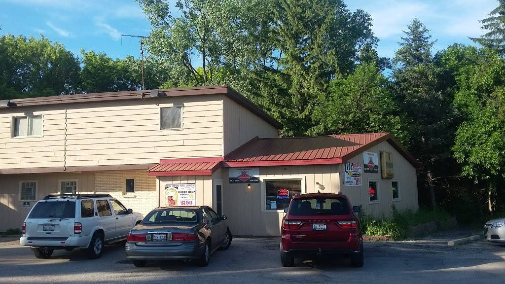 Fanellas Pizza & Pub | restaurant | 26842 IL-134, Ingleside, IL 60041, USA | 8475468282 OR +1 847-546-8282