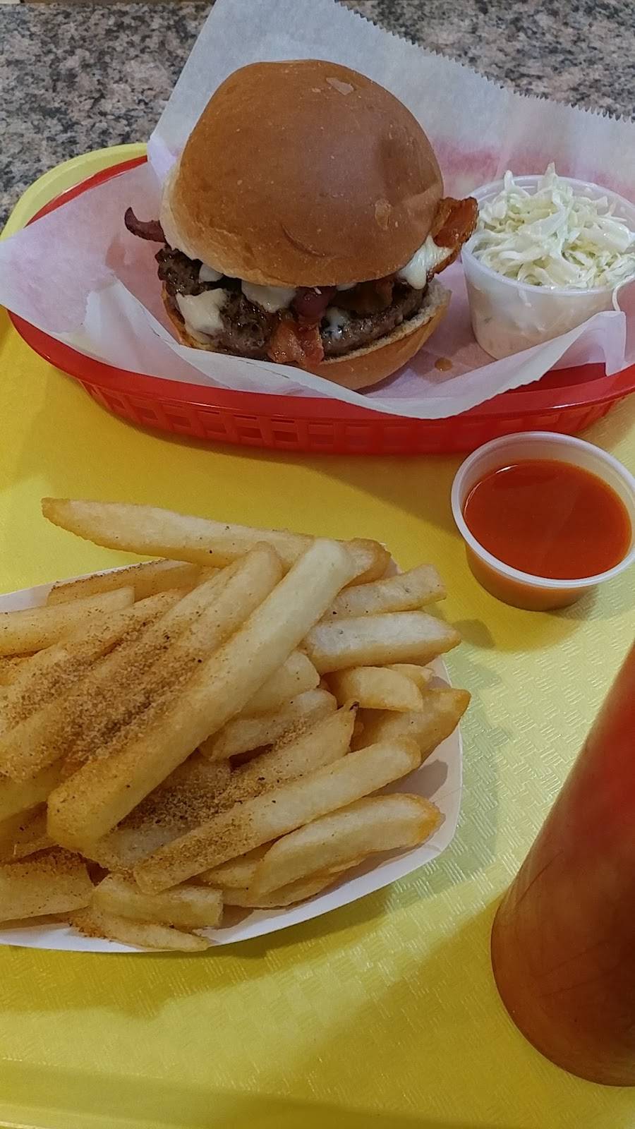 New Haven Style Pizza | restaurant | 18 N Church St, West Chester, PA 19380, USA | 6104365814 OR +1 610-436-5814