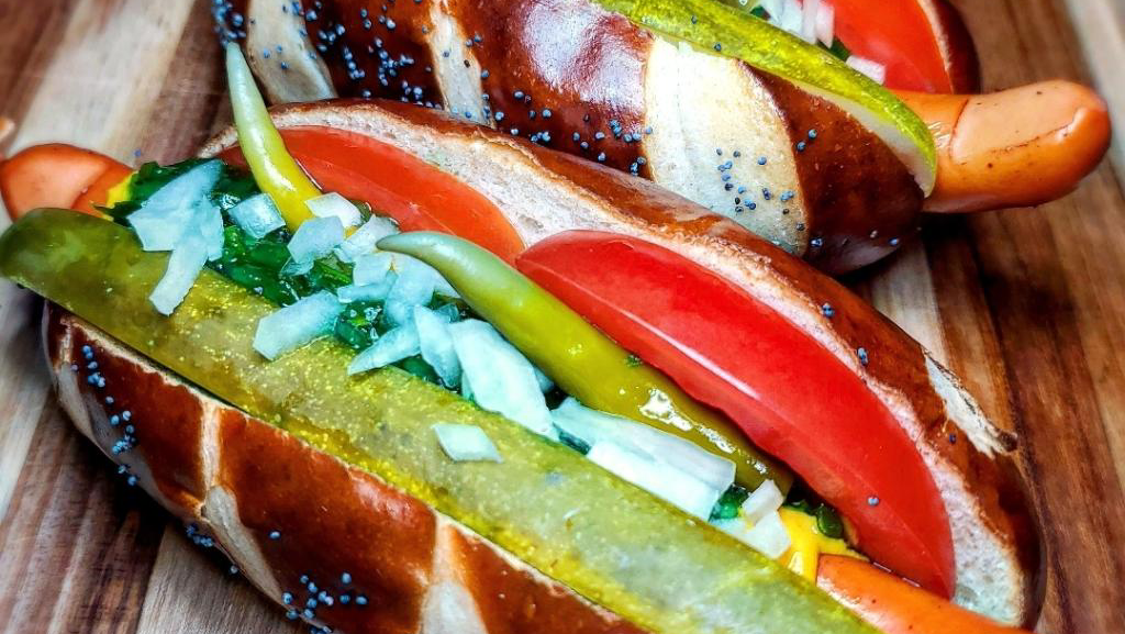 Eugenes Sausage Express | restaurant | 14140 Parke Long Ct A-C, Chantilly, VA 20151, USA | 7035589665 OR +1 703-558-9665