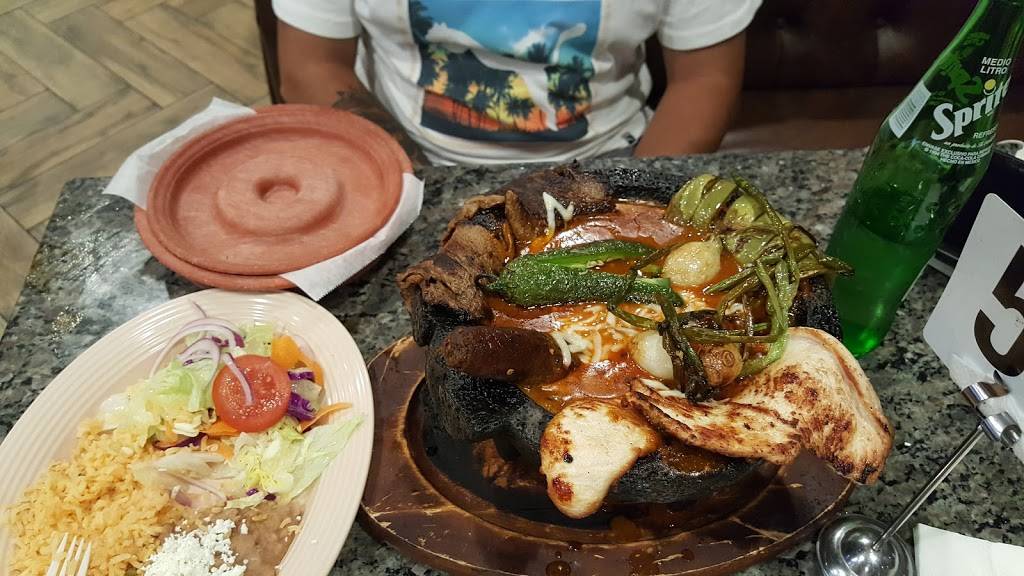 Club Chamizal | restaurant | 12455 Haster St, Garden Grove, CA 92840, USA | 7149712311 OR +1 714-971-2311