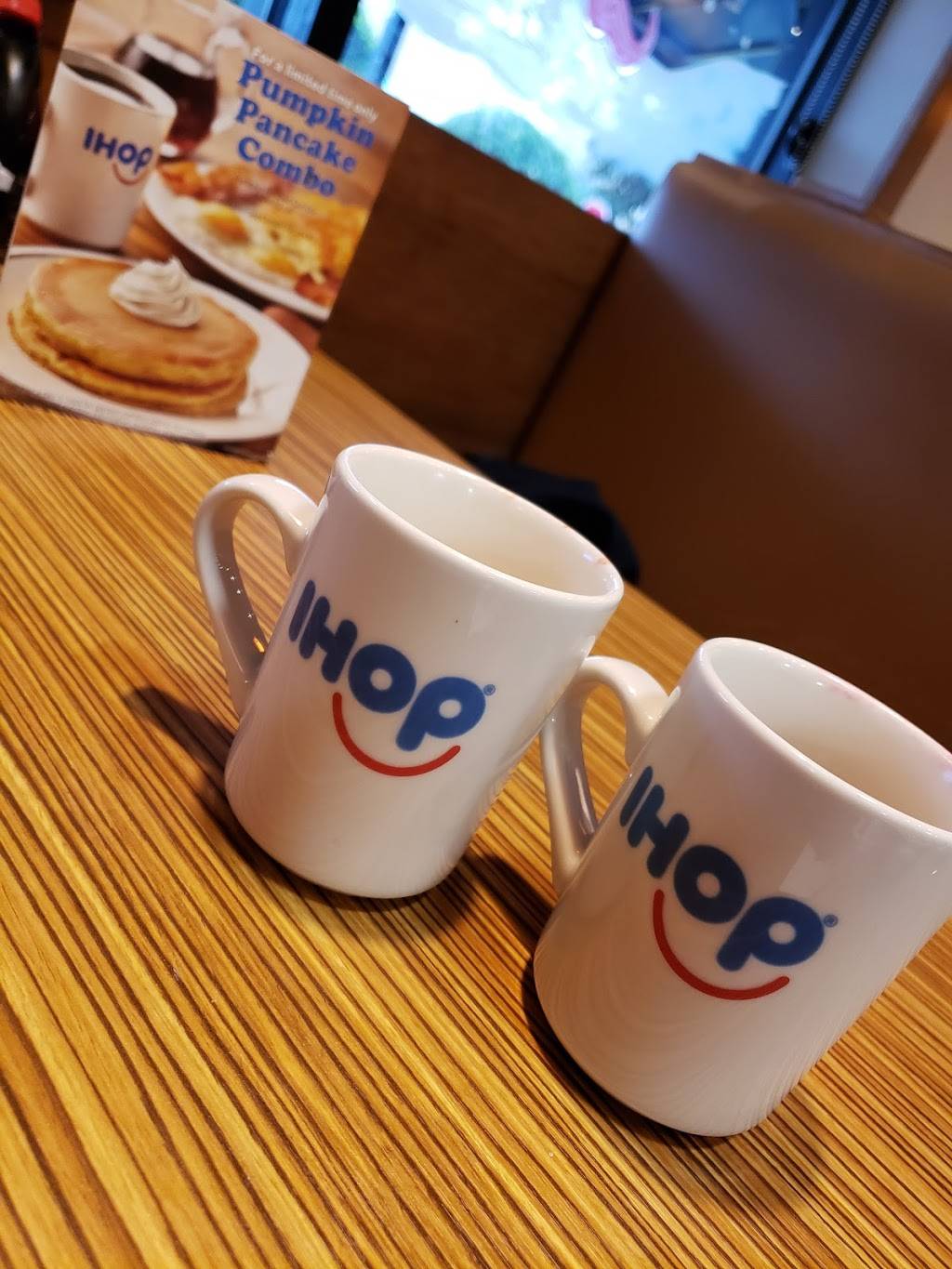 IHOP | restaurant | 588 S Alafaya Trail Ste 60, Alafaya, FL 32828, USA | 4074549931 OR +1 407-454-9931