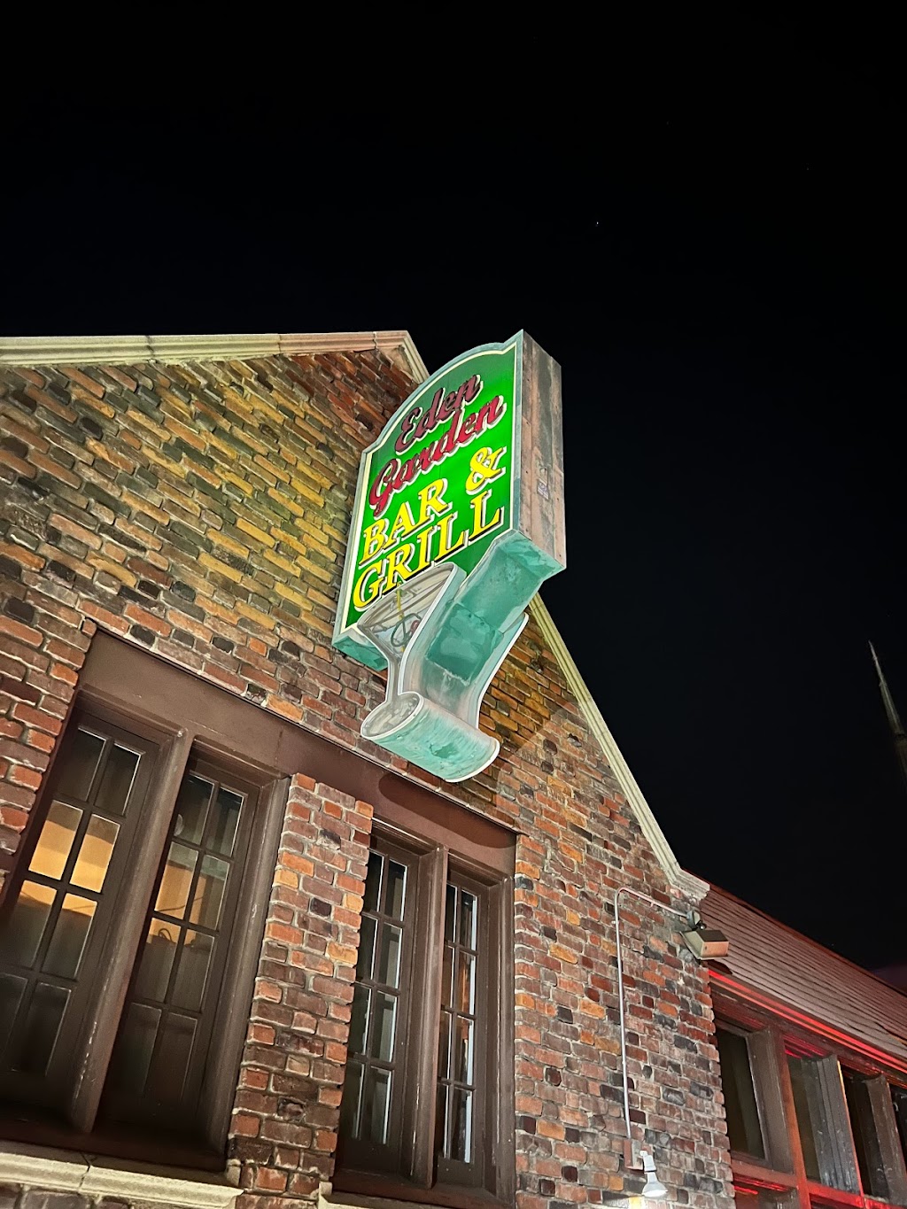 Eden Garden Bar & Grill | night club | 175 E Holly St, Pasadena, CA 91101, USA | 6264401421 OR +1 626-440-1421