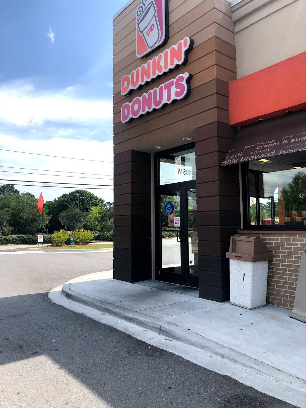 Dunkin | bakery | 105 E Derenne Ave, Savannah, GA 31405, USA | 9122313253 OR +1 912-231-3253