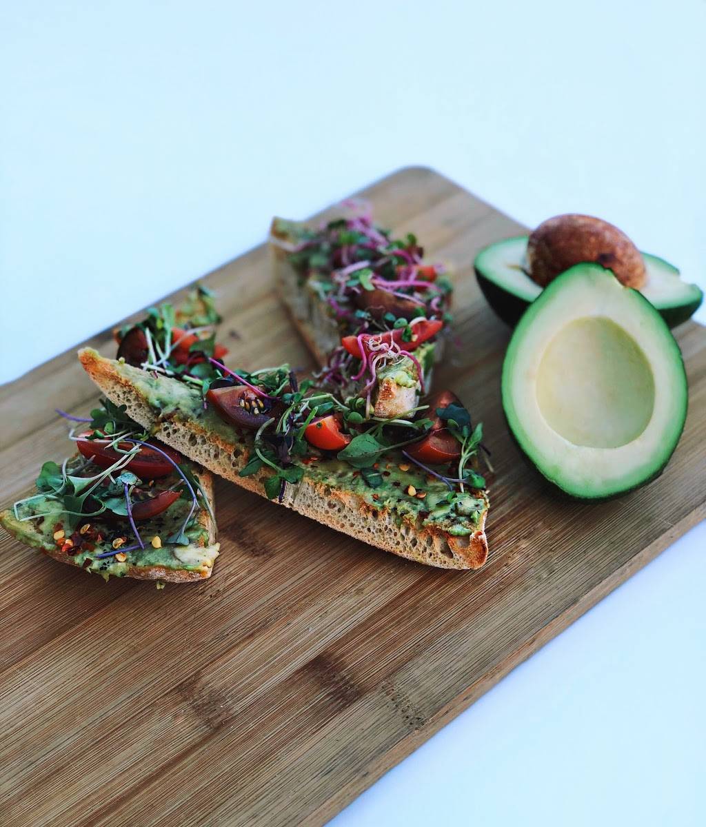 The Iconic Eats | restaurant | 23460 Cinema Dr suite a, Santa Clarita, CA 91355, USA | 6614819404 OR +1 661-481-9404