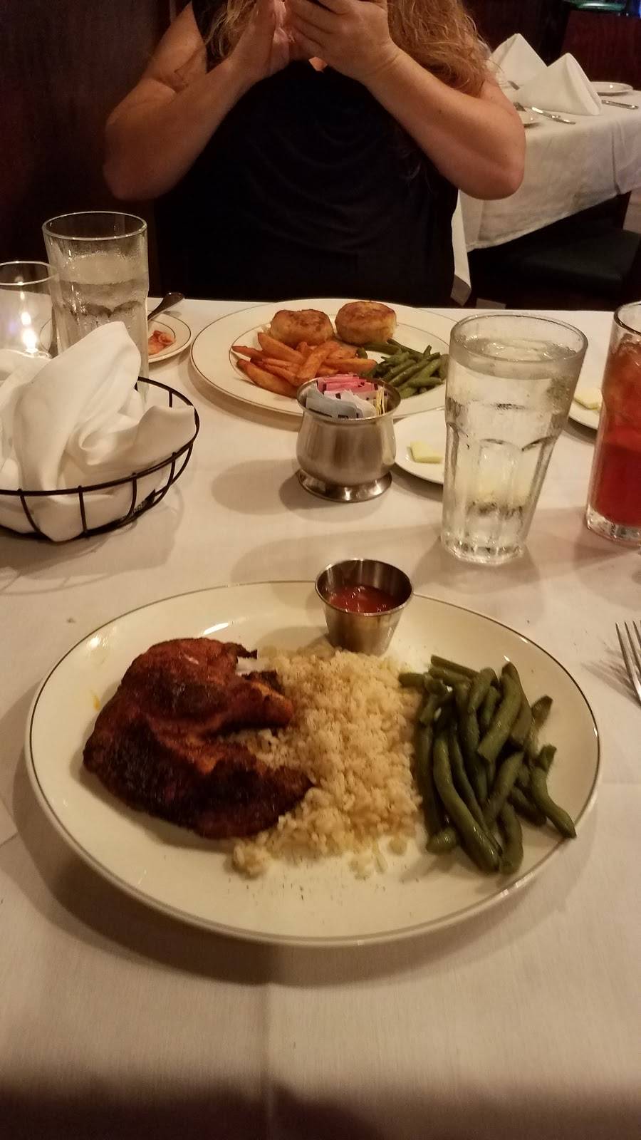 Cranes Tavern & Steakhouse | restaurant | 26 New Orleans Rd, Hilton Head Island, SC 29928, USA | 8433412333 OR +1 843-341-2333