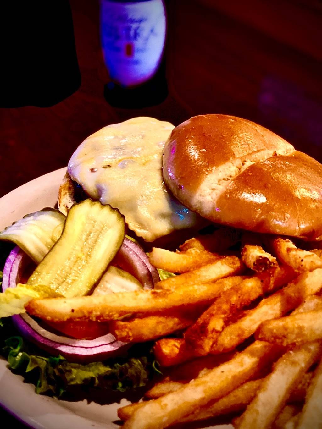 Baileys Local | restaurant | 540 S, 4th St, Eagle, NE 68347, USA | 4027812097 OR +1 402-781-2097