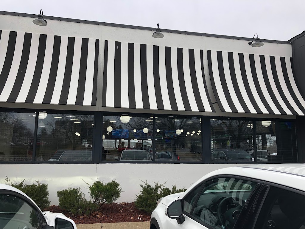 Honey Berry Pancakes and Cafe | restaurant | 451 N Commons Dr, Aurora, IL 60504, USA | 6308960333 OR +1 630-896-0333