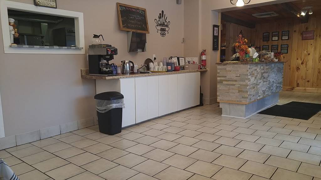 Creekside Diner | restaurant | 8850 County Rd 15, North Augusta, ON K0G 1R0, Canada | 6139262600 OR +1 613-926-2600