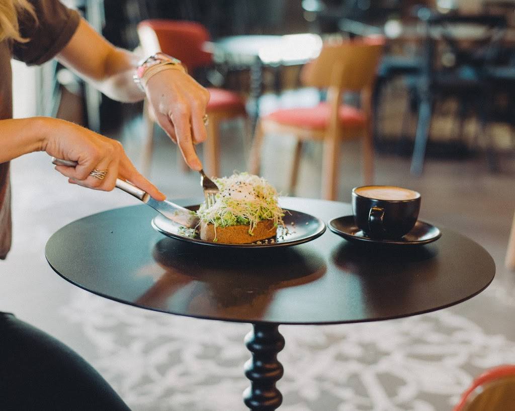 Axis Coffee Bar + Eatery | cafe | 4150 Town Center Blvd #102, Madera, CA 93636, USA | 5597955450 OR +1 559-795-5450