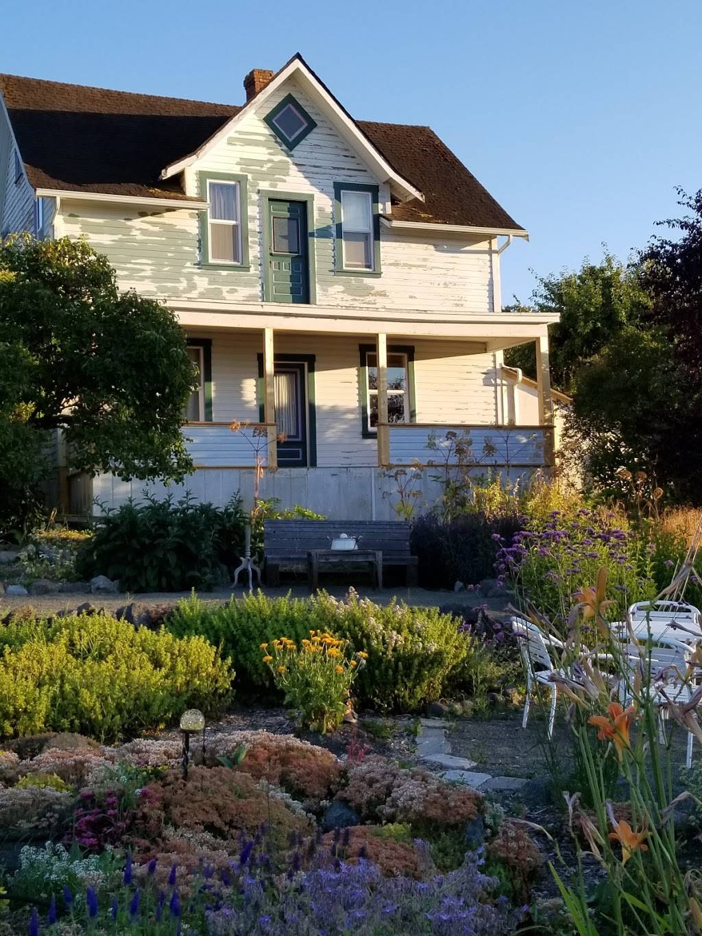 Nourish Sequim | restaurant | 101 Provence View Lane, Sequim, WA 98382, USA | 3607971480 OR +1 360-797-1480