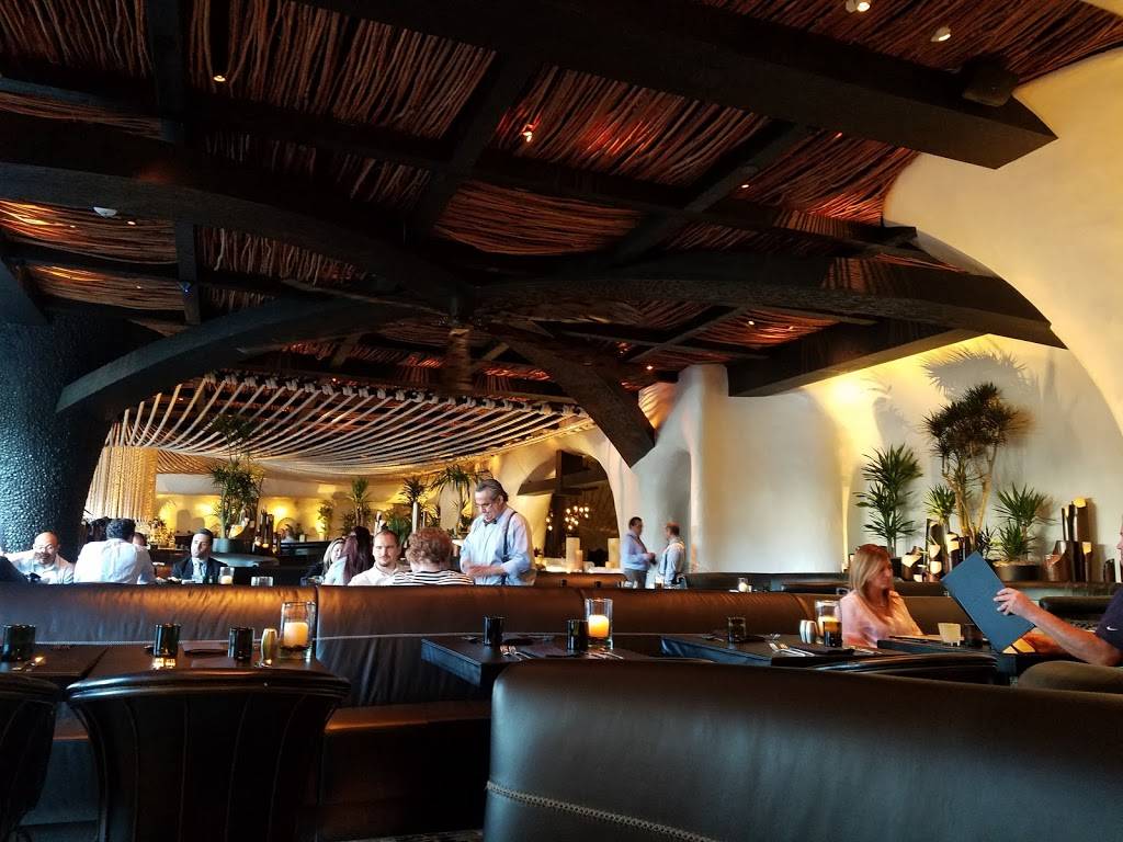 Javiers | restaurant | 4301 La Jolla Village Dr Suite 1000, San Diego, CA 92122, USA | 8582002222 OR +1 858-200-2222