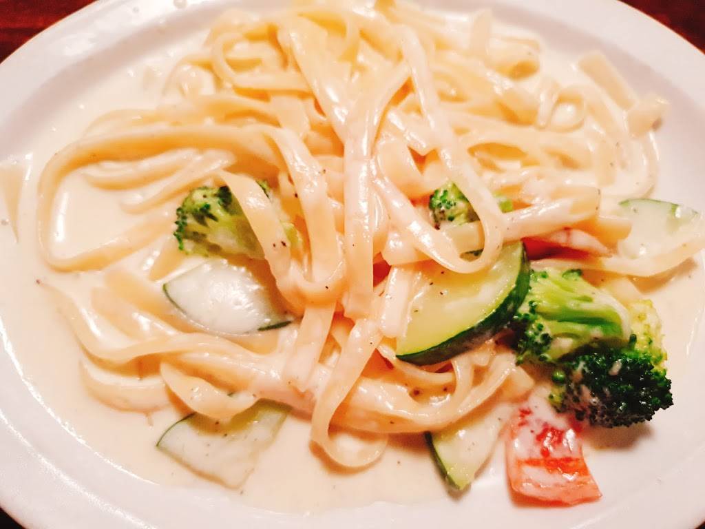 Floridinos Pizza & Pasta | restaurant | 590 N Alma School Rd #35, Chandler, AZ 85224, USA | 4808128433 OR +1 480-812-8433