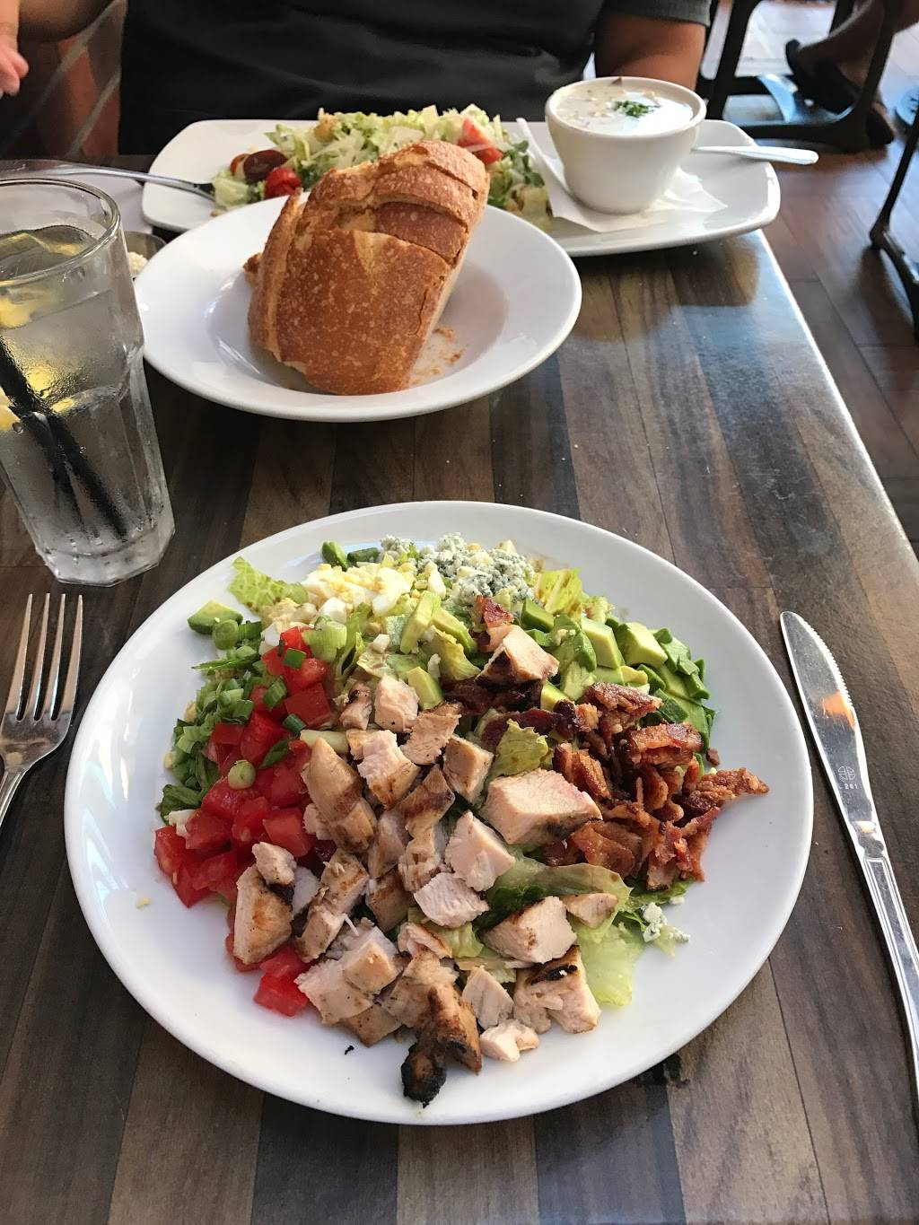 RockN Fish Restaurant | restaurant | 120 Manhattan Beach Blvd, Manhattan Beach, CA 90266, USA | 3103799900 OR +1 310-379-9900