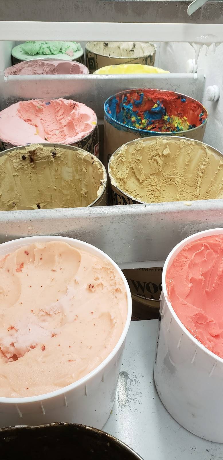 Sarah Jeans Ice Cream | restaurant | 109 N Park Square, Marietta, GA 30060, USA | 7704245179 OR +1 770-424-5179