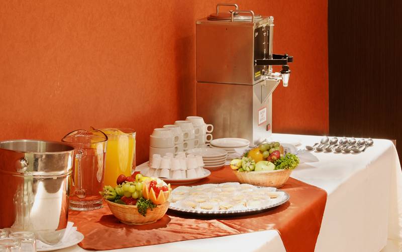 Hotel Real del Rio , Restaurant La Miel | restaurant | Hotel Real del Río, José María Velazco No. 1409, Zona Urbana Rio Tijuana, 22320 Tijuana, B.C., Mexico | 016646343100 OR +52 664 634 3100