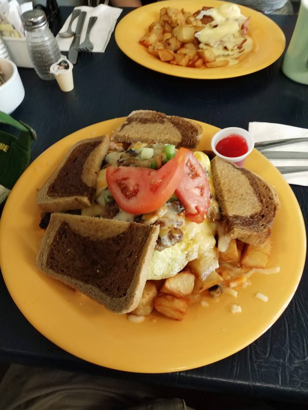 Kountry Kitchen | restaurant | 115 Kent St W, Lindsay, ON K9V 2Y4, Canada | 7058788715 OR +1 705-878-8715